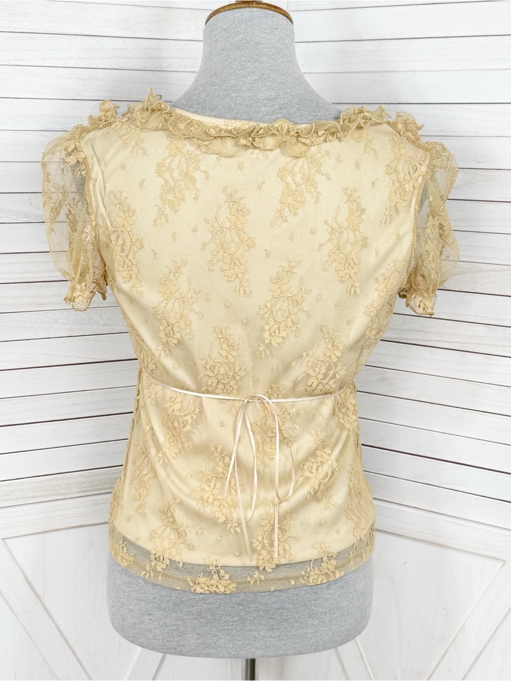 Vintage Y2K Moda International Lace Coquette Fairy Ruffle Top Medium Beige Boho - Picture 4 of 11